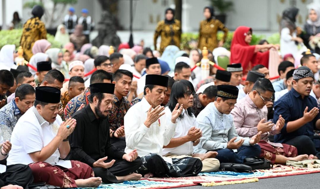 Presiden dan Ibu Iriana Salat Iduladha 1444 H di Istana Yogyakarta Bersama Masyarakat