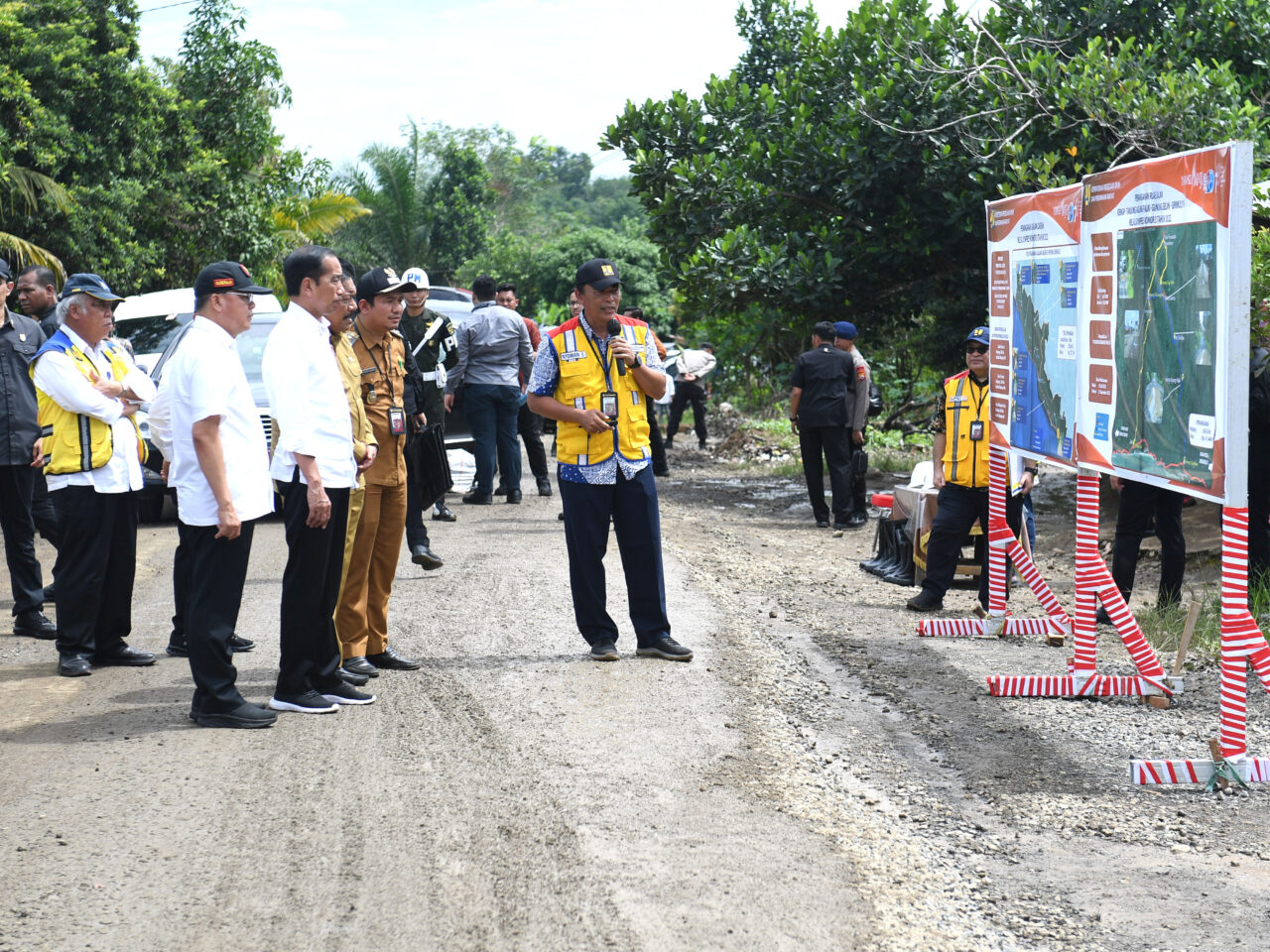 Presiden Jokowi Tinjau Perbaikan Infrastruktur Jalan di Provinsi Bengkulu