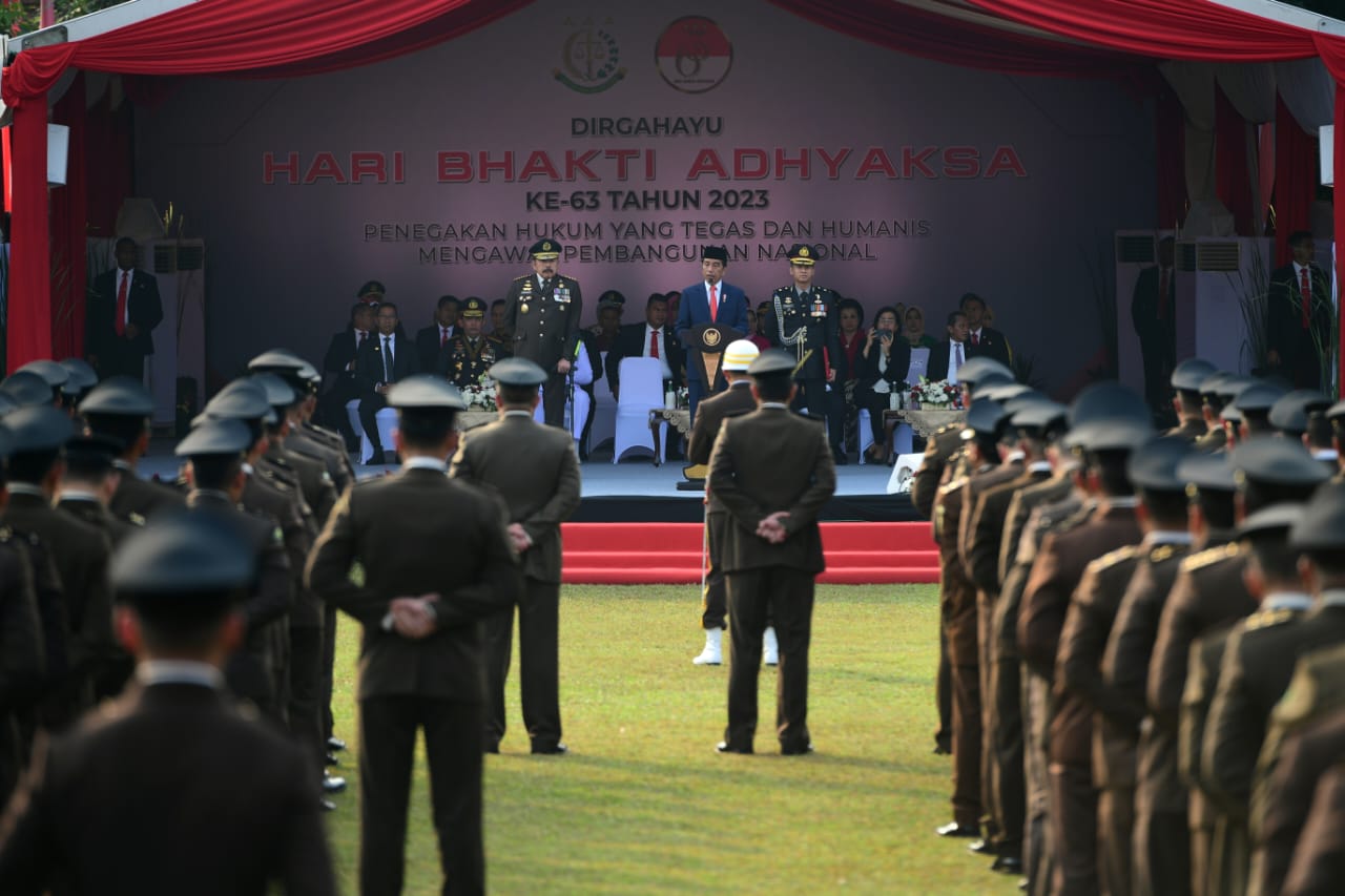 Hadiri Upacara Peringatan Hari Bhakti Adhyaksa ke-63, Presiden Apresiasi Kinerja Kejaksaan RI