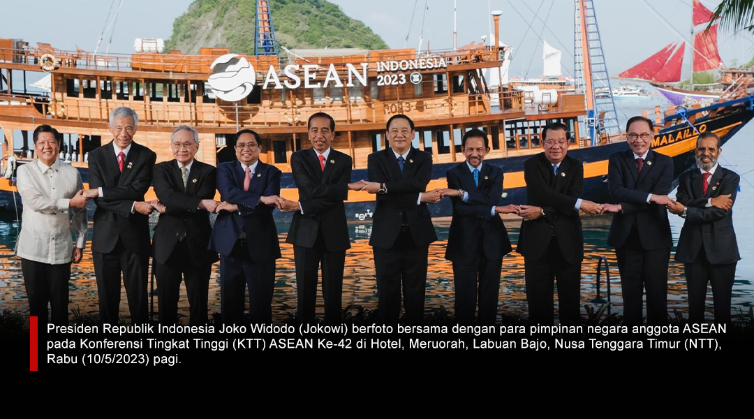 Presiden Republik Indonesia Joko Widodo (Jokowi) Berfoto Bersama Dengan ...