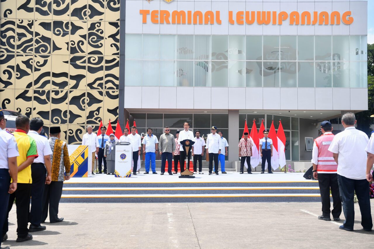Resmikan Dua Terminal di Jabar, Presiden Dorong Masyarakat Kembali Gunakan Transportasi Umum
