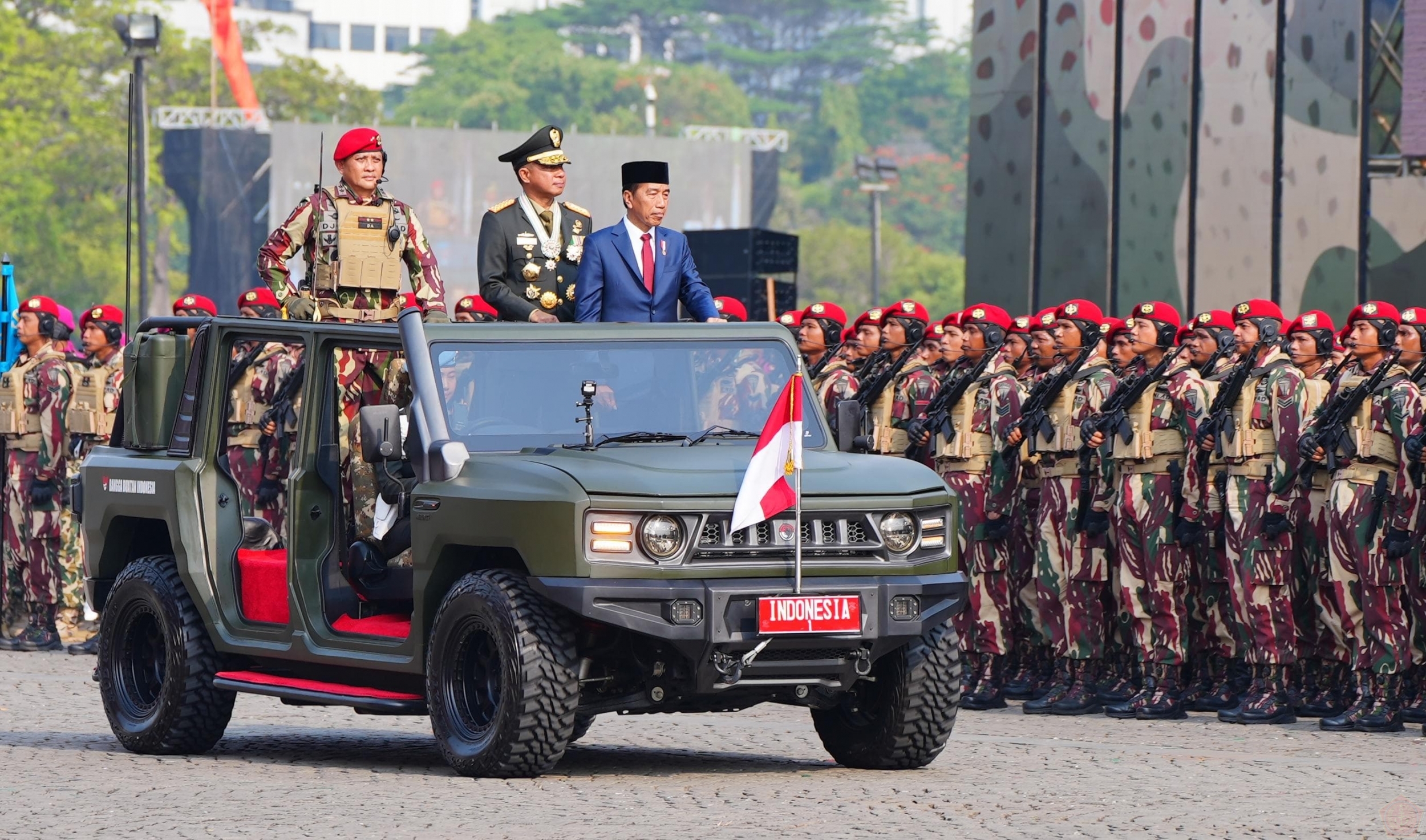 Presiden Jokowi Pimpin Upacara Peringatan HUT Ke-79 TNI di Monas, Dorong Peningkatan Kapasitas dan Profesionalitas