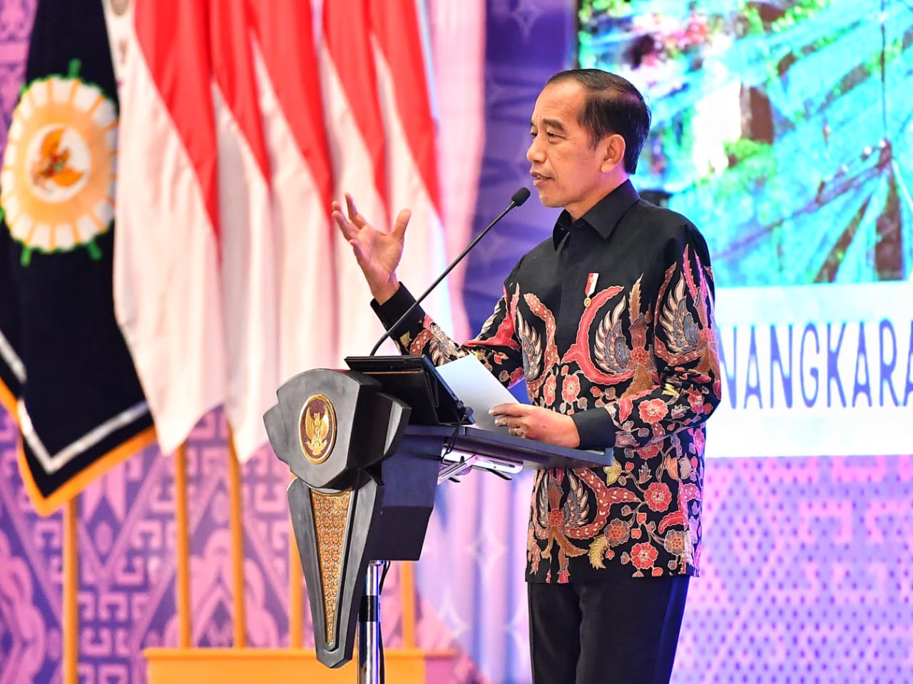 Presiden Jelaskan Tantangan Bangsa dan Upaya Penguatan Daya Saing Nasional pada Rakernas XVI APKASI