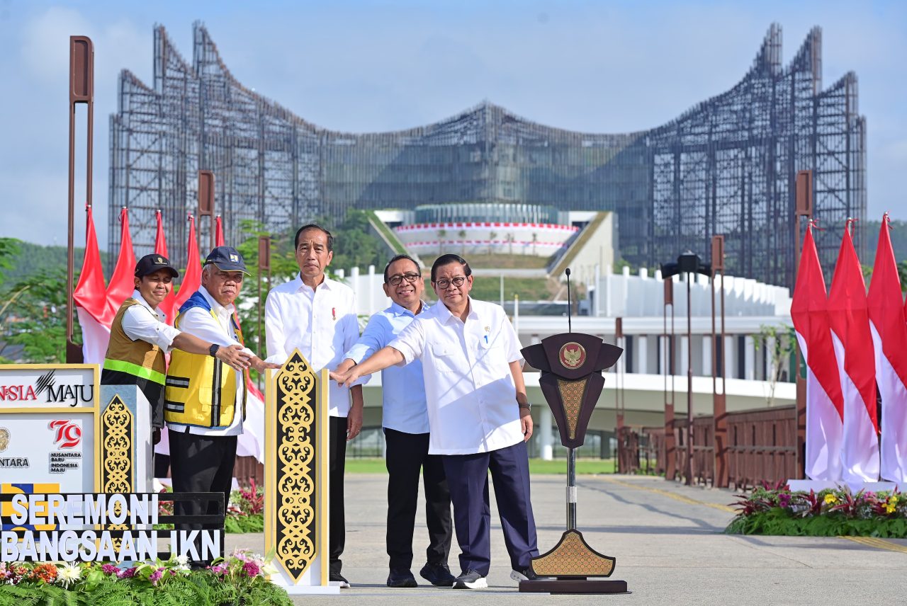 Presiden Jokowi Resmikan Plaza Seremoni Sumbu Kebangsaan di Ibu Kota Nusantara