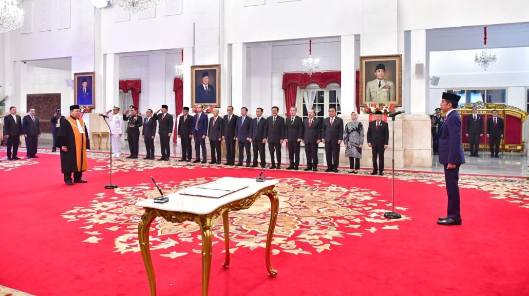 Presiden Jokowi Saksikan Pengucapan Sumpah Suharto sebagai Wakil Ketua MA Bidang Non-Yudisial