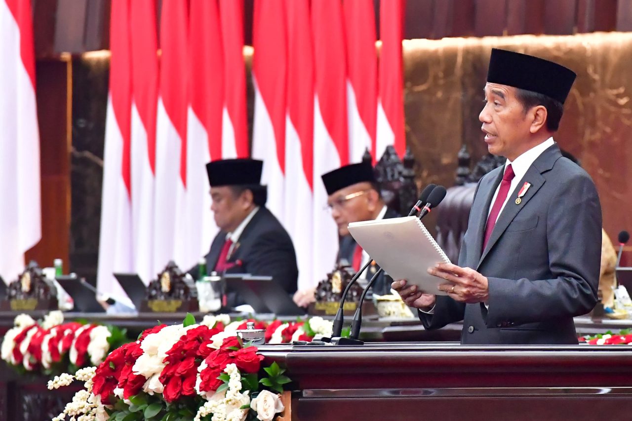 Strategi Pembangunan Berkelanjutan: Presiden Jokowi Tegaskan Fokus APBN 2025 Menuju Visi Indonesia Emas