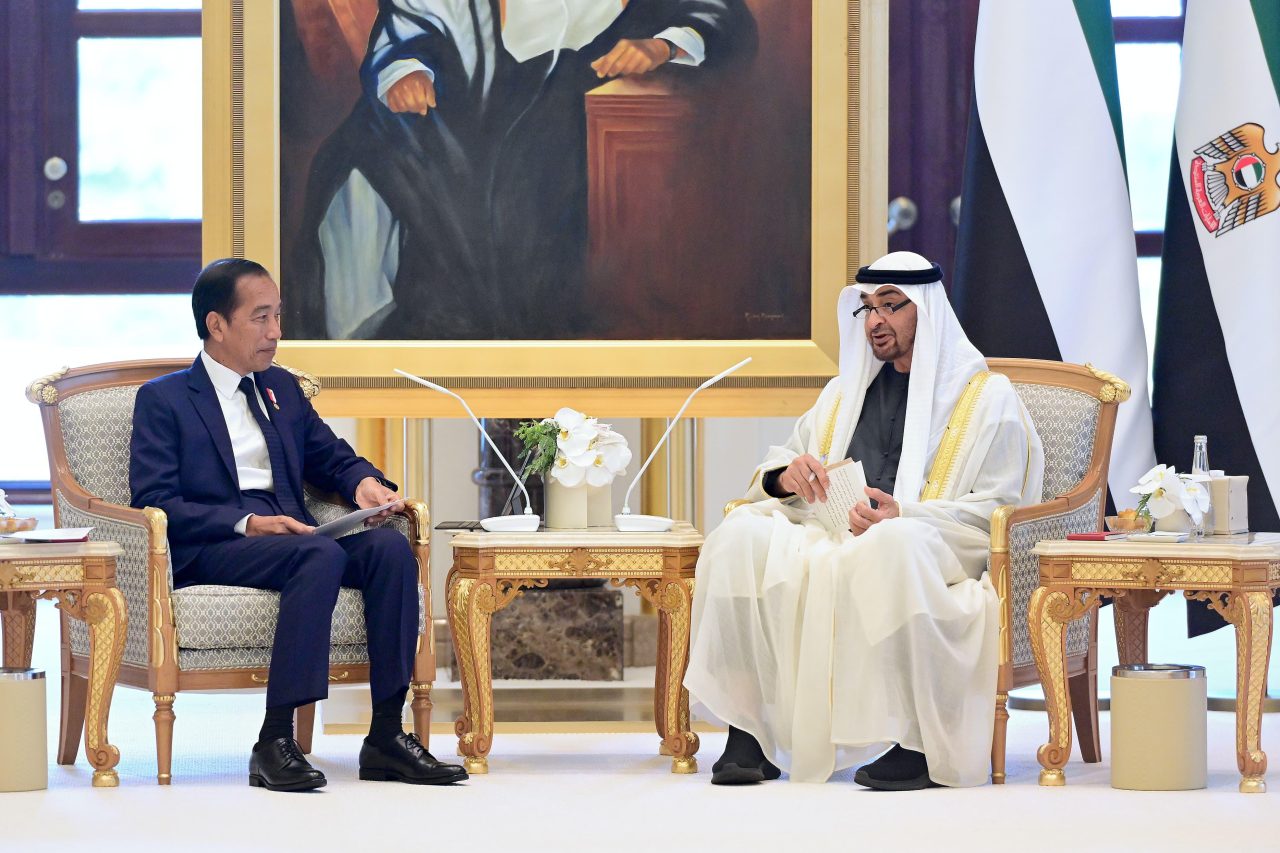 Presiden Jokowi Bahas Empat Hal Saat Bertemu Presiden MBZ di Abu Dhabi