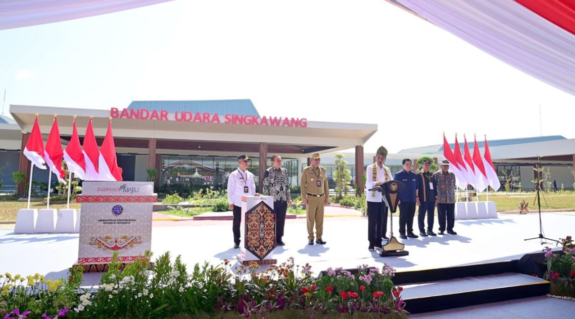 Resmikan Bandara Singkawang, Presiden Jokowi: Dorong Pertumbuhan Ekonomi dan Mobilitas