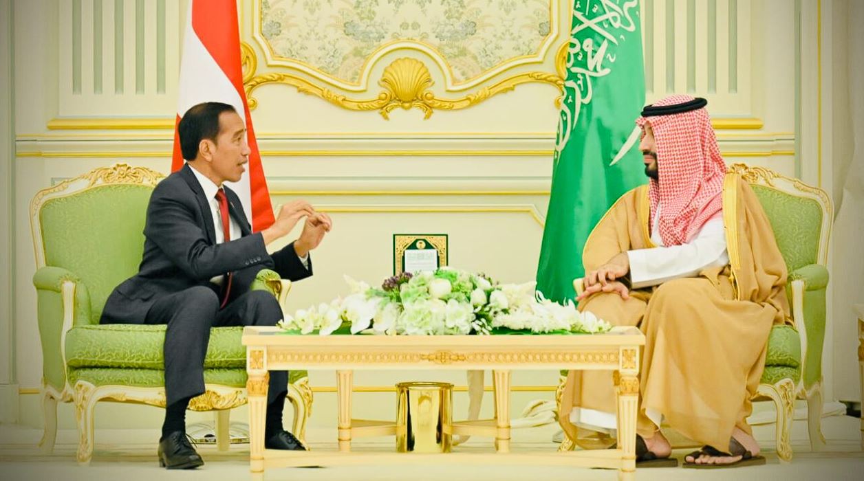 Presiden Jokowi Bertemu dengan PM Arab Saudi di Istana Al-Yamamah