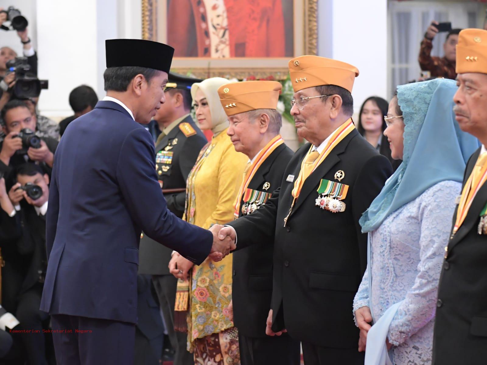 Presiden Jokowi Lantik Pengurus Legiun Veteran Republik Indonesia