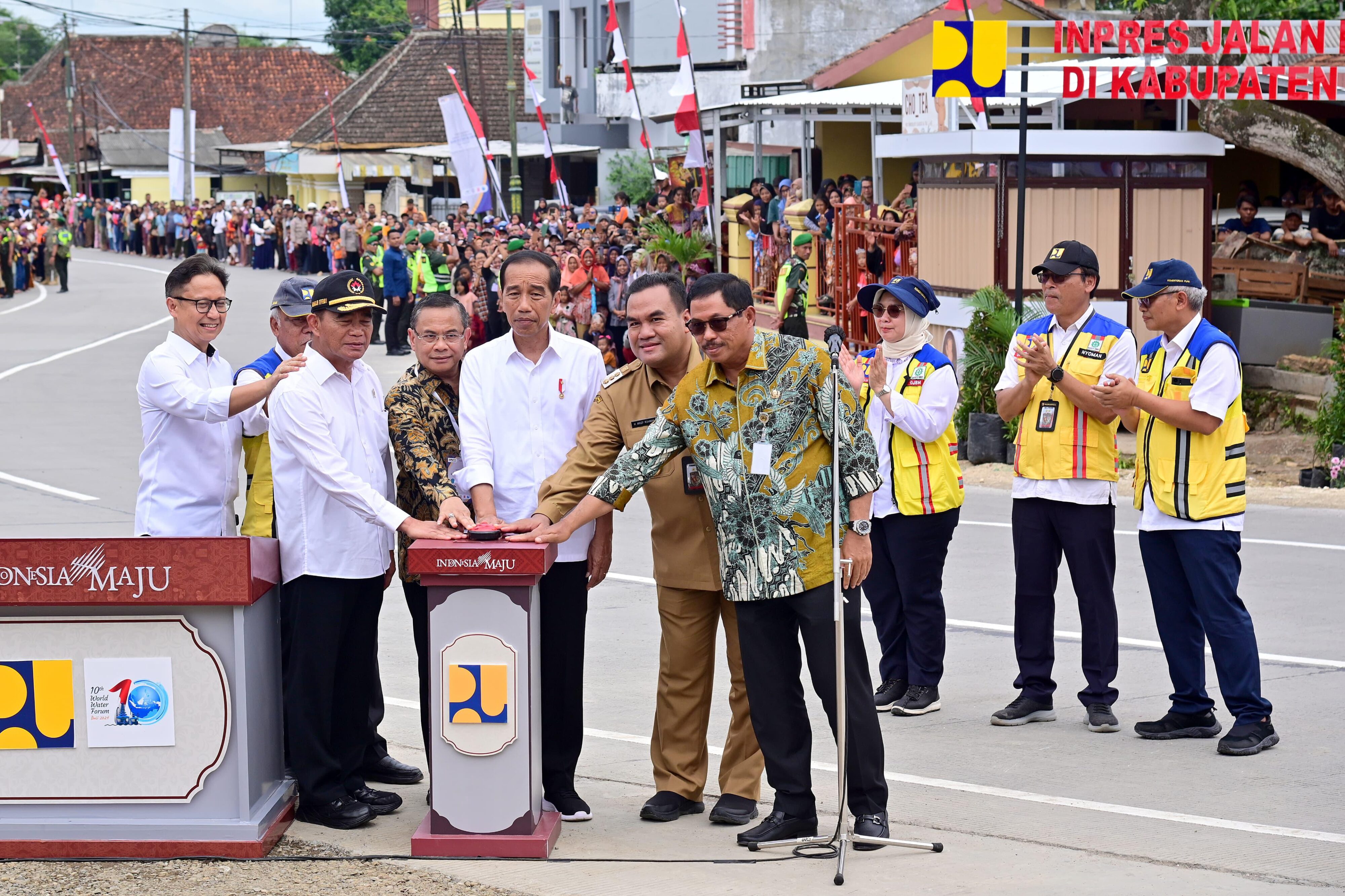 Presiden Jokowi Resmikan Pelaksanaan Inpres Jalan Daerah di Kabupaten Blora