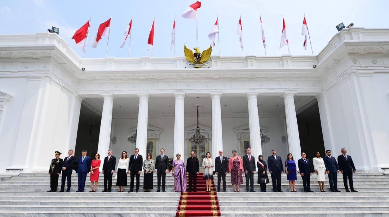 Presiden Jokowi Terima Surat Kepercayaan 12 Duta Besar Negara Sahabat