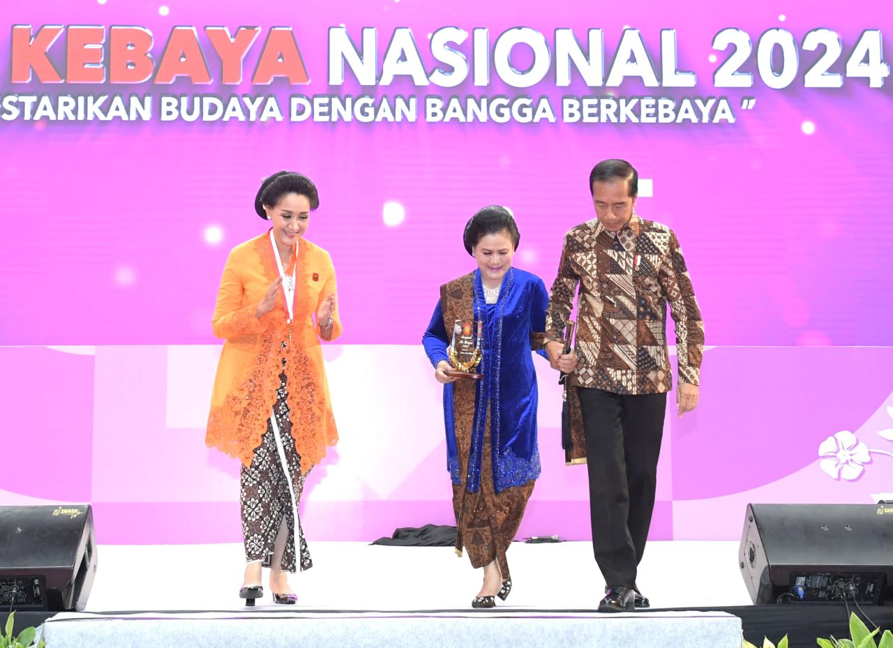 Presiden dan Ibu Iriana Hadiri Peringatan Hari Kebaya Nasional