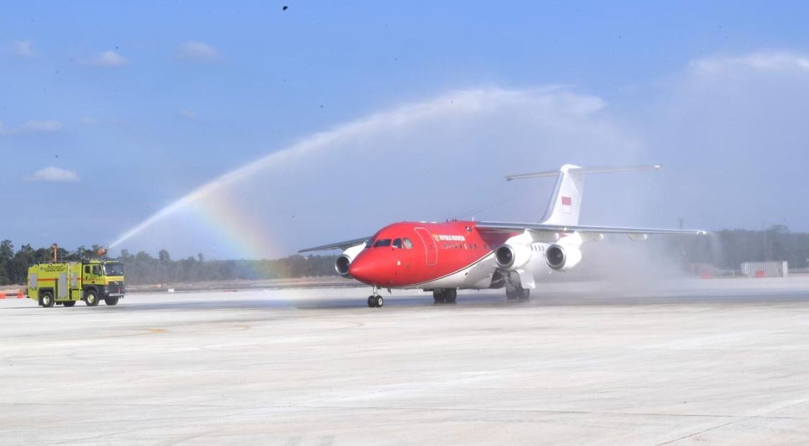 Presiden Jokowi Lakukan Pendaratan Perdana di Bandara Nusantara