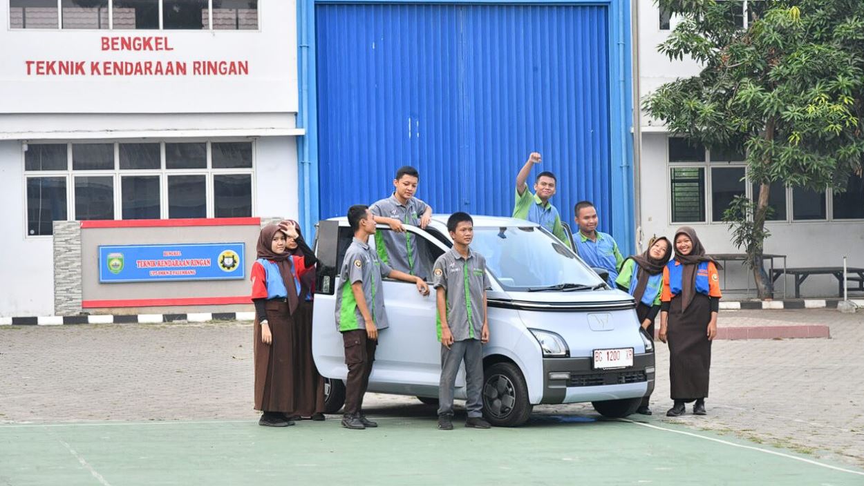 Mobil Listrik dari Presiden Jokowi untuk Siswa Belajar Praktik