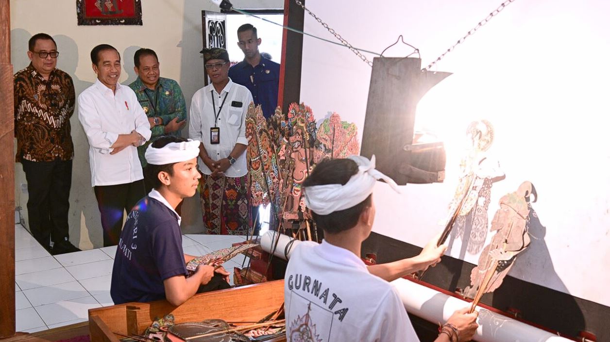 Tinjau SMKN 3 Sukawati, Presiden: Relevan dengan Potensi Pariwisata Bali