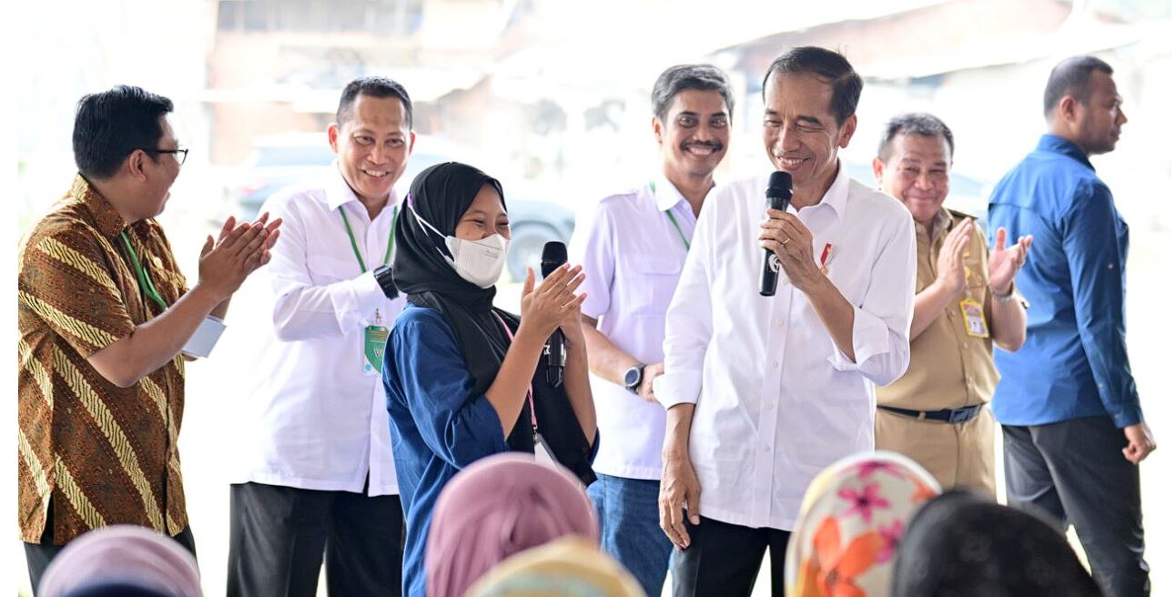 Presiden Jokowi Pastikan Bantuan Beras di Purwakarta Tersalurkan dengan Baik